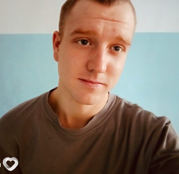 Фил, 21, Горно-Алтайске — анкета №3382289