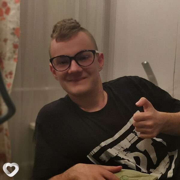 Даня, 21, Ачинске — анкета №3382887