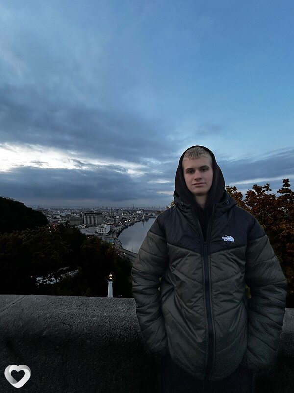 Паша, 23, Хмельницком — анкета №3383606