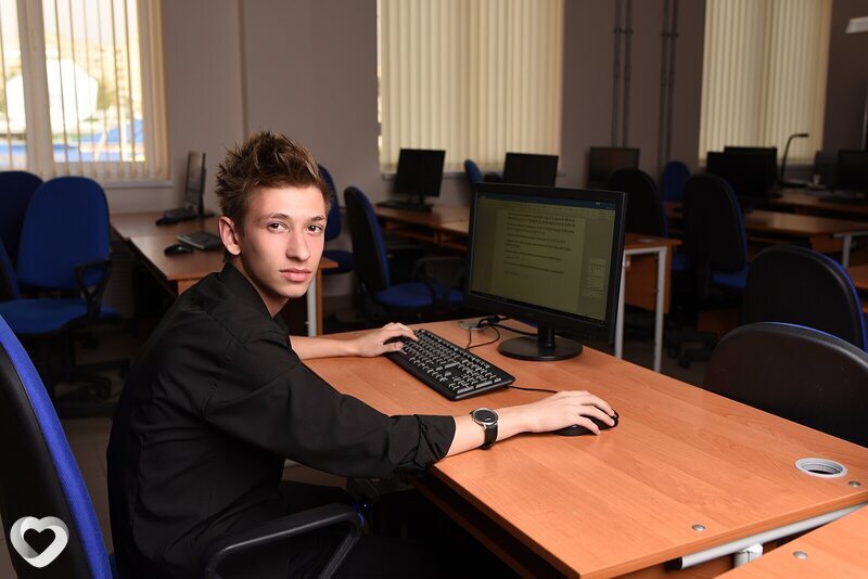 Максим, 22, Донецк (Ростовская Обл.) — анкета №3385636