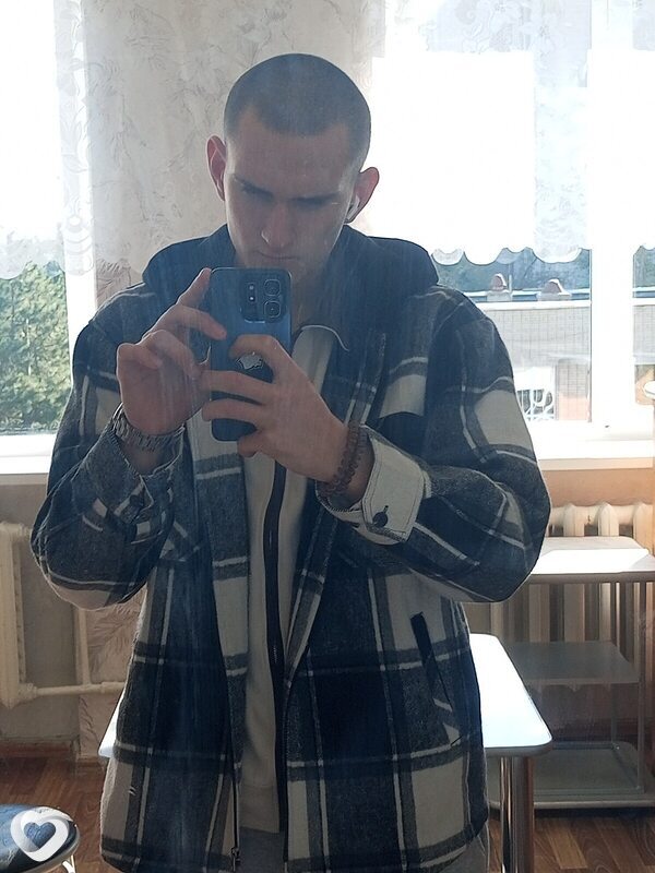 Денис, 21, Азове — анкета №3389565