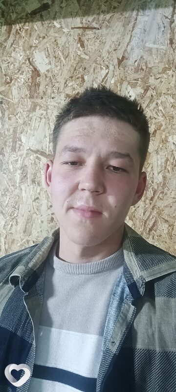 Артём, 21, Фергана — анкета №3389256