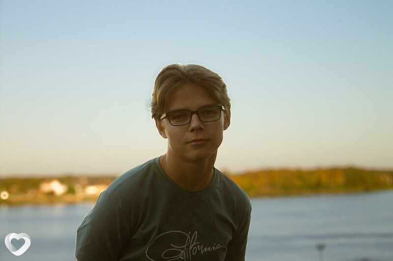 Михаил, 19, Ярославле — анкета №3389641