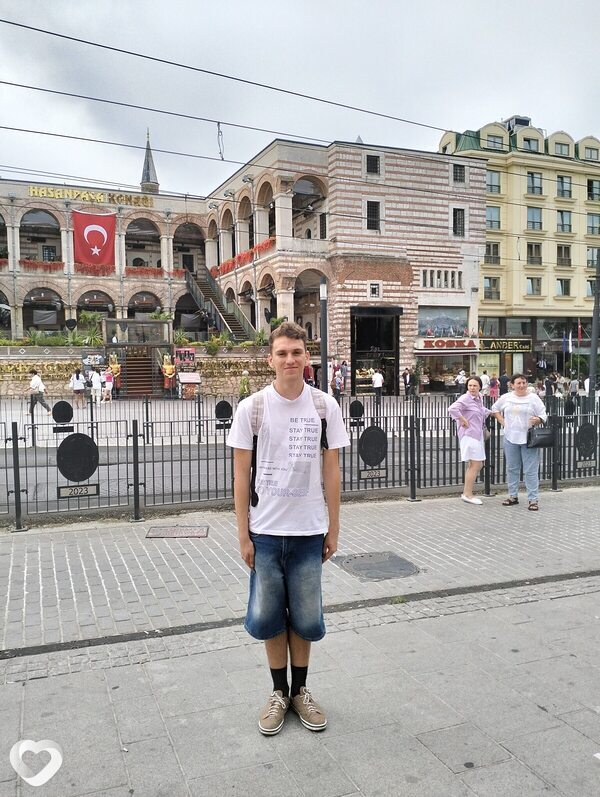 Борис, 18, Одессе — анкета №3389671