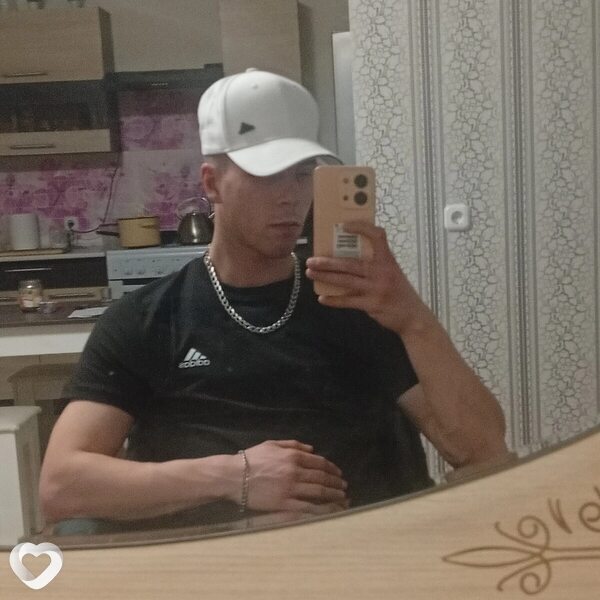 Олег, 23, Слониме — анкета №3389861