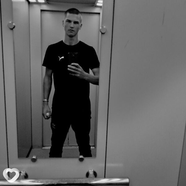 Виктор, 19, Новоалтайске — анкета №3389987