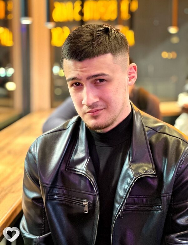 Руслан, 25, Екатеринбурге — анкета №3391053