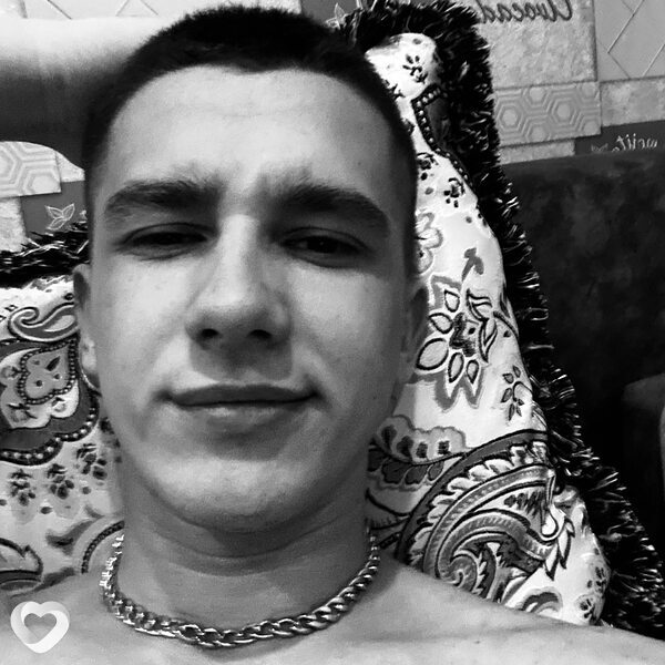Александр, 21, Омске — анкета №3392176