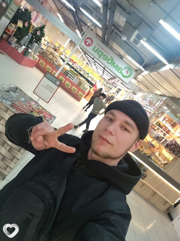 Кирилл, 21, Новосибирске — анкета №3396337