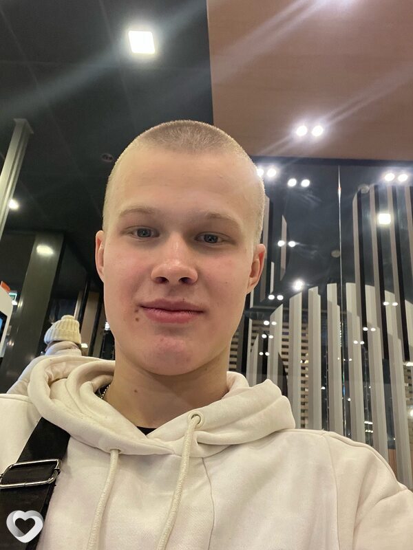 Влад, 19, Коломне — анкета №3398303