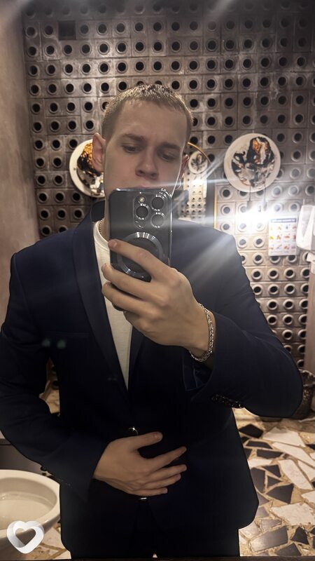 Артем, 20, Благовещенске — анкета №3401370