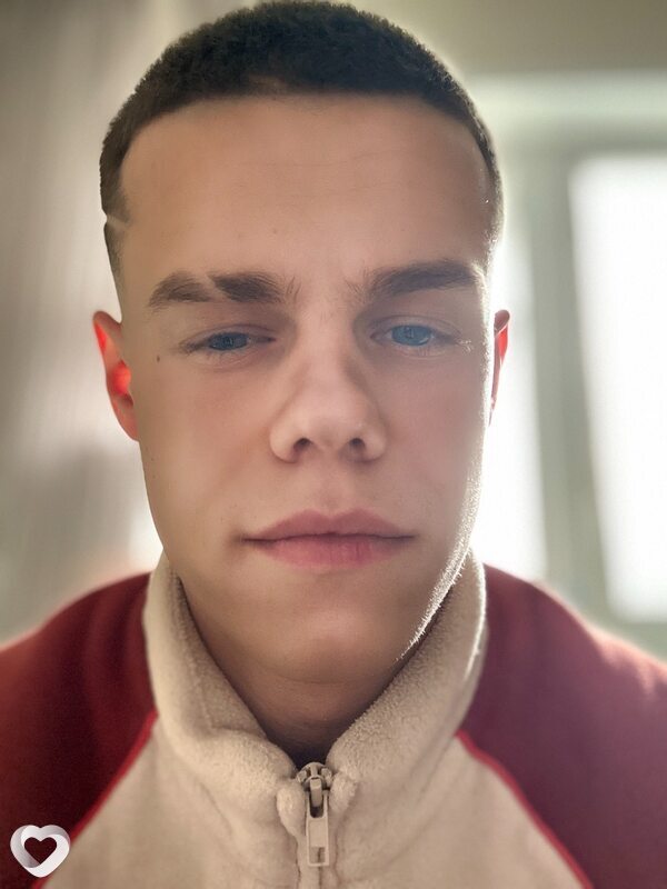 Максим, 23, Новосибирске — анкета №3402661