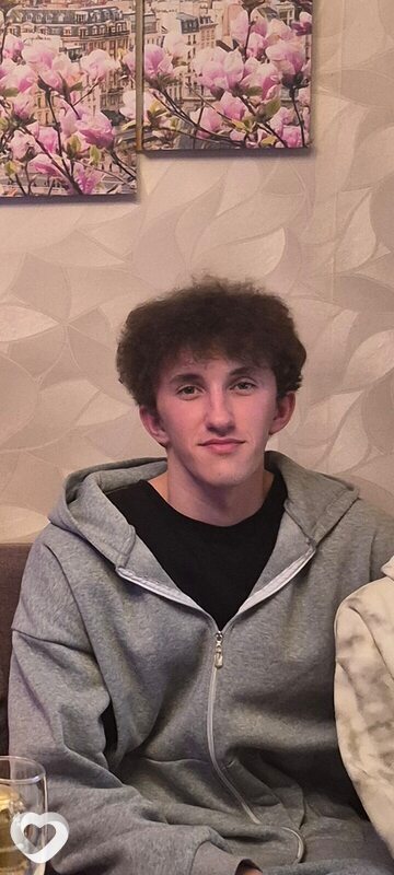 Артём, 19, Могилев — анкета №3402339