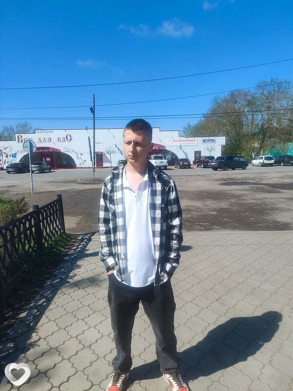 Илья, 19, Бийске — анкета №3402874