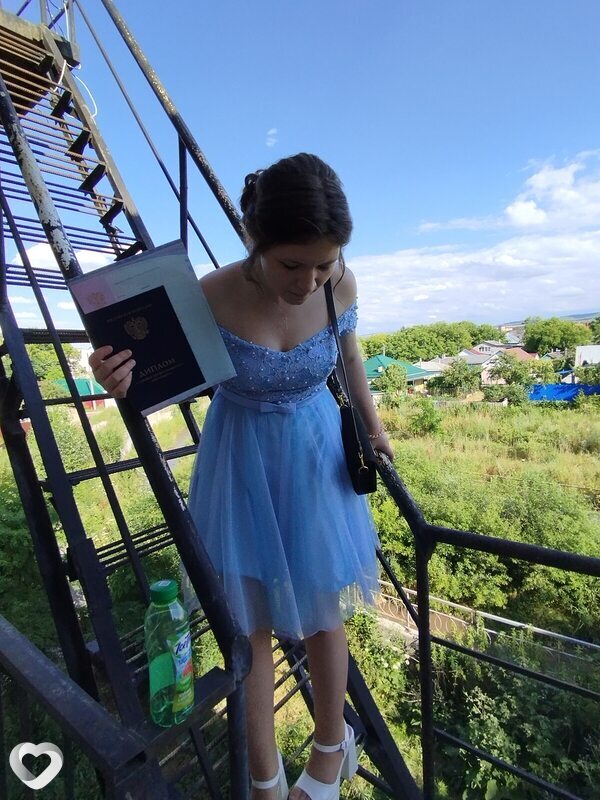 Юлька, 21, Ессентуках — анкета №3404062