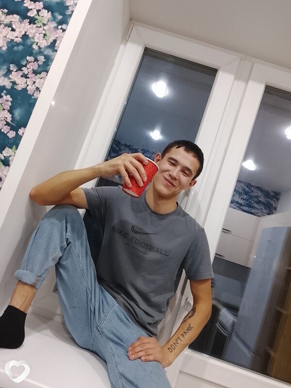 Илья, 23, Абакане — анкета №3404662