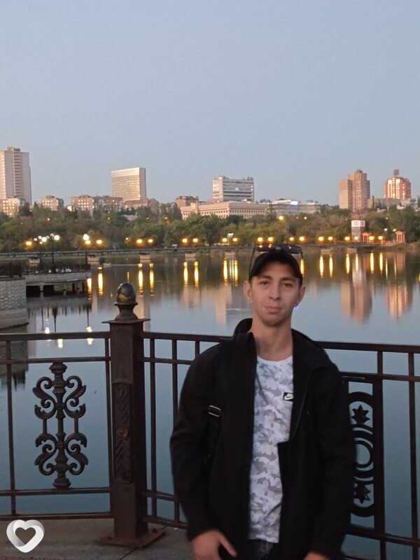 Андрей, 27, Донецке — анкета №3405496