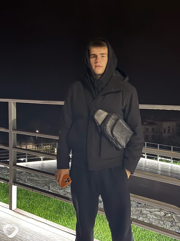 Евгений, 20, Мариуполе — анкета №3406276