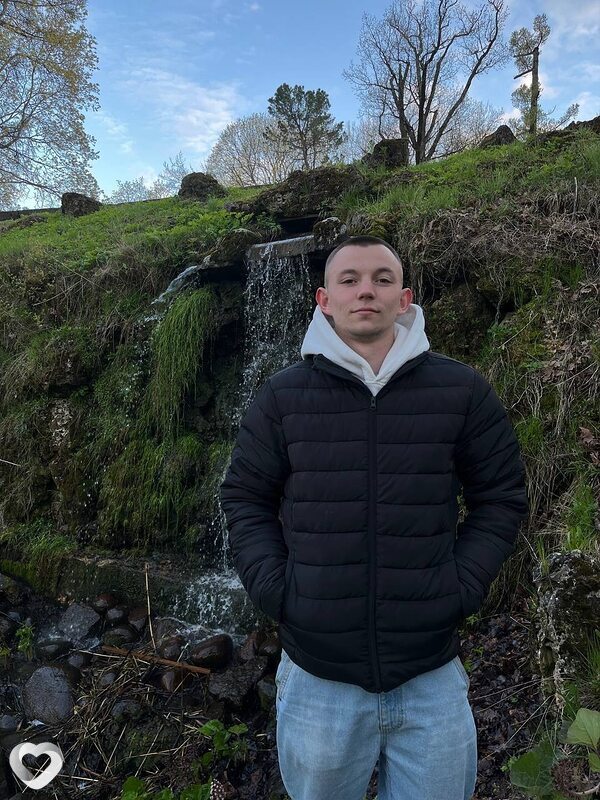 Антон, 22, Гатчине — анкета №3406506