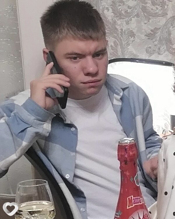 Даниил, 18, Бобруйске — анкета №3408117
