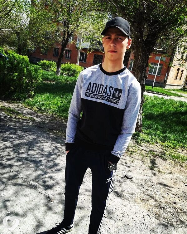 Дмитрий, 23, Новотроицке — анкета №3408177
