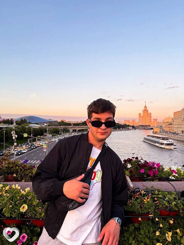 Артём, 21, Калининграде — анкета №3409364