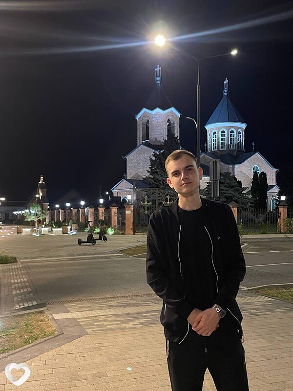 Артем, 22, Кропоткине — анкета №3409826