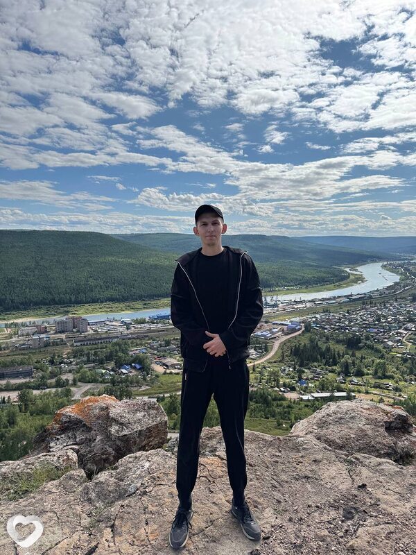 Виктор, 21, Иркутске — анкета №3410502