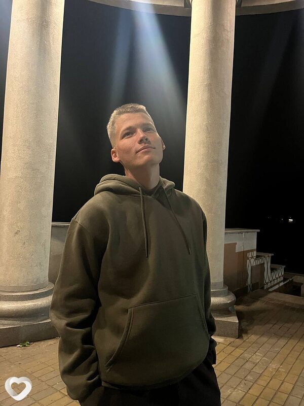 Иван, 21, Великом Новгороде — анкета №3411327