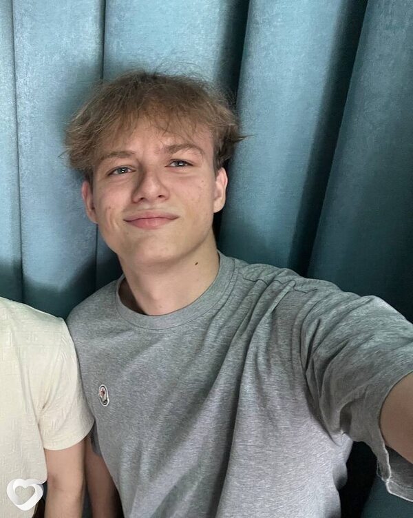 Глеб, 18, Омске — анкета №3412289