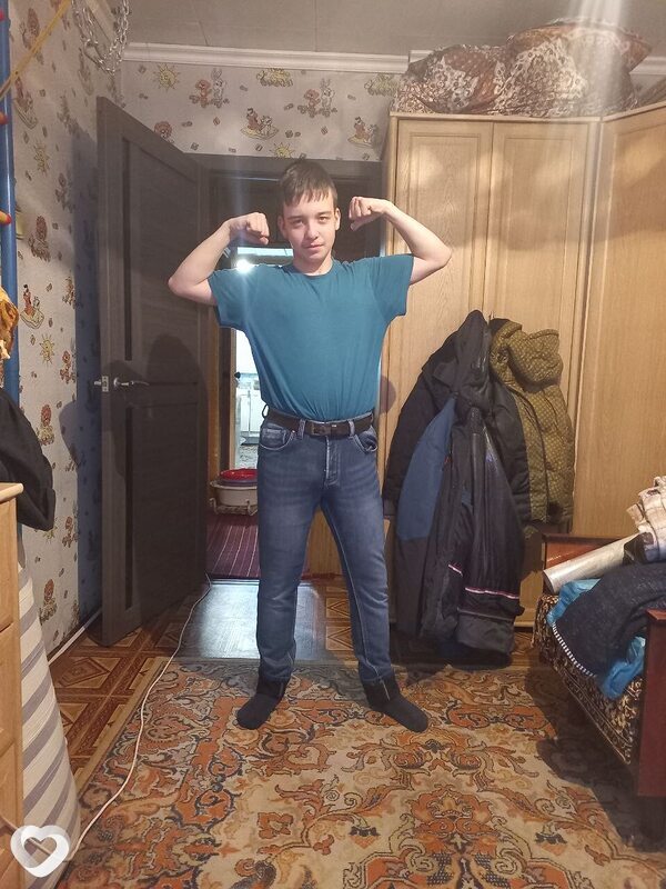 Максим, 19, Белове — анкета №3414323