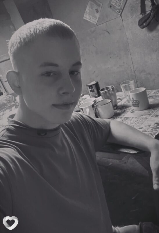 Дмитрий, 19, Уссурийске — анкета №3415353
