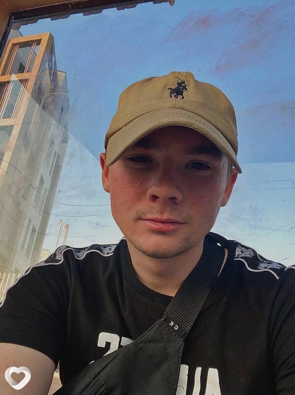 Александр, 21, Ефремове — анкета №3415993