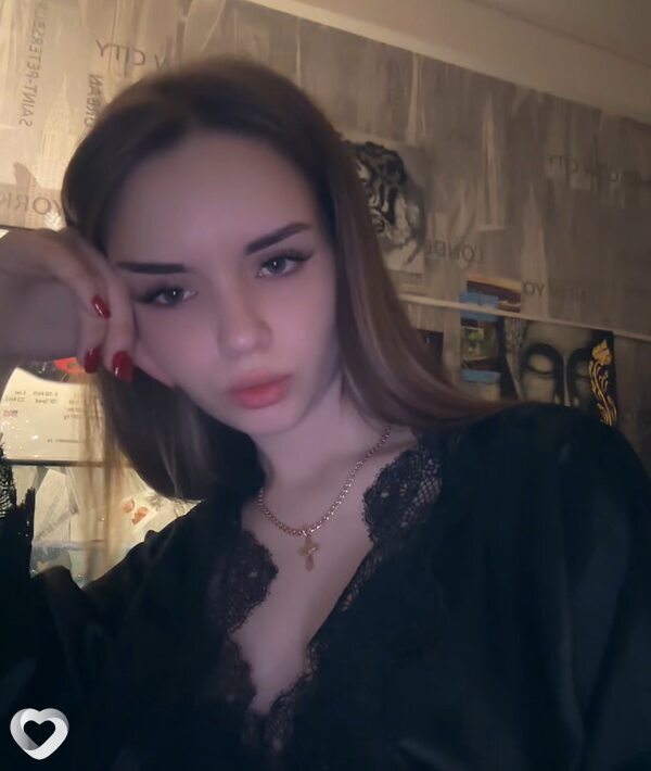 Алёна, 19, Санкт-Петербурге — анкета №3416338