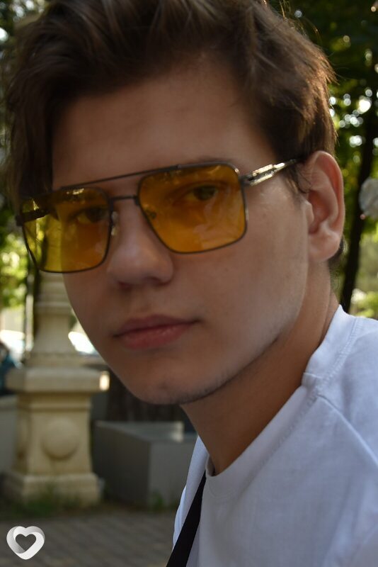 Кирилл, 19, Новороссийске — анкета №3416438