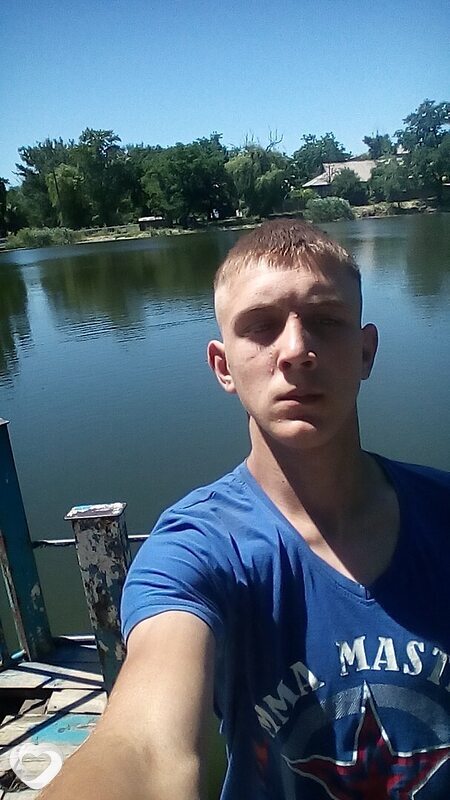 Евгений, 22, Краснодоне — анкета №3416469