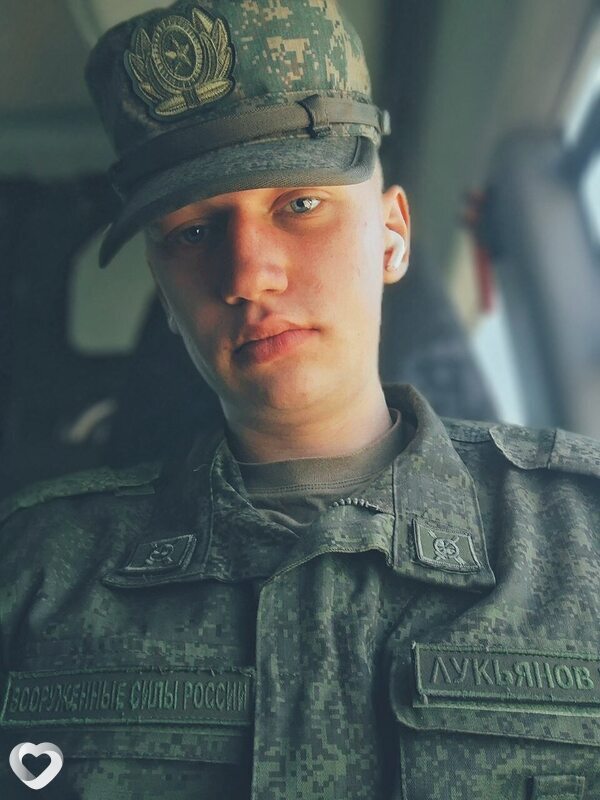 Евгений, 21, Новоалтайске — анкета №3417642