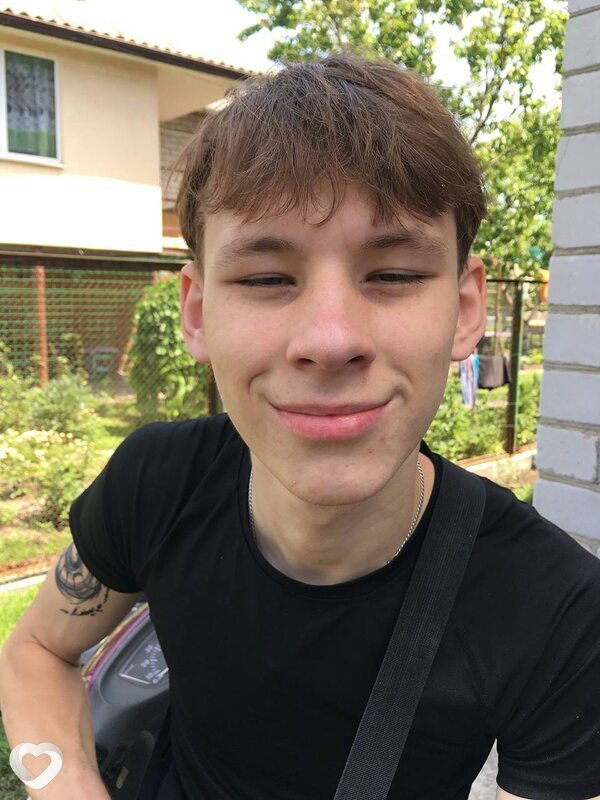 Женя, 19, Новомосковске — анкета №3418968