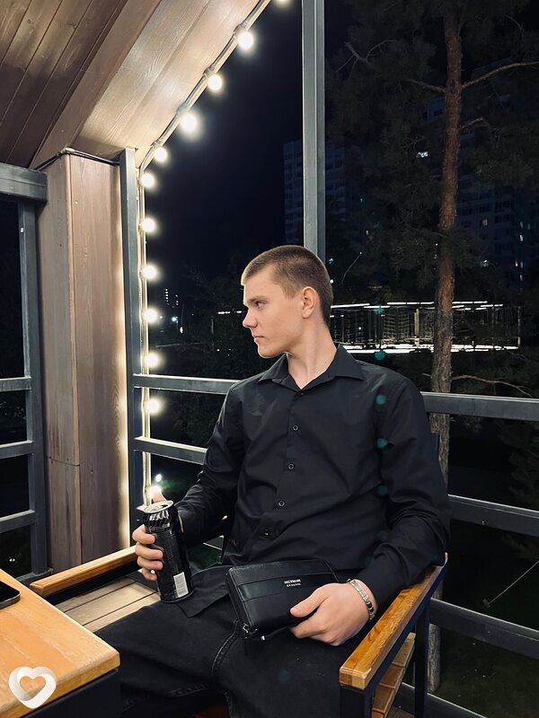 Кирилл, 20, Волжском — анкета №3422864