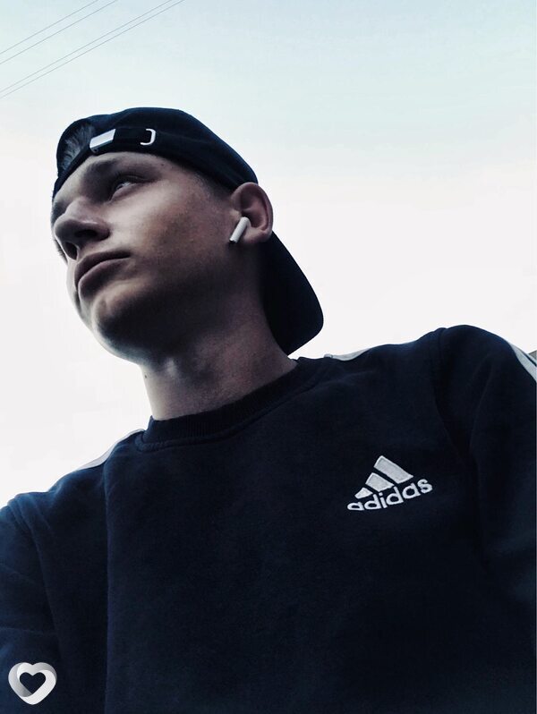 Артем, 22, Санкт-Петербурге — анкета №3423513