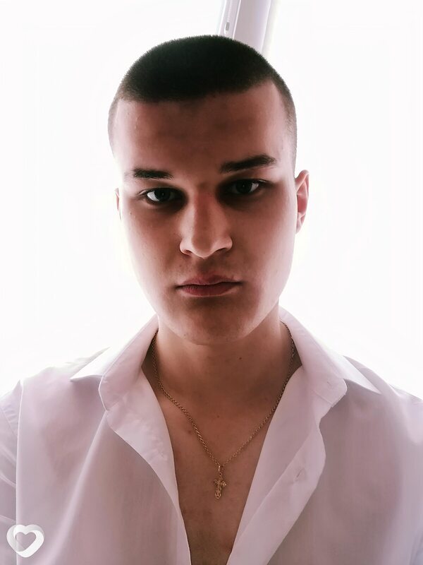 Артем, 23, Абакане — анкета №3424855