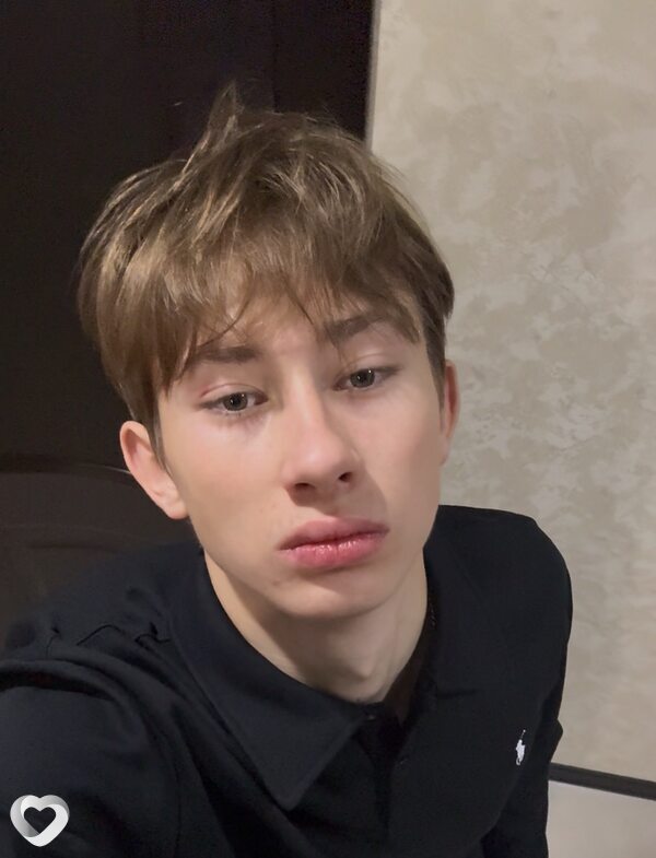 Максим, 18, Брянске — анкета №3425276