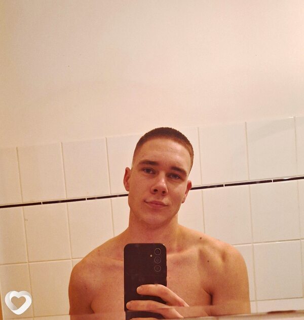 Андрей, 21, Варшава — анкета №3428934