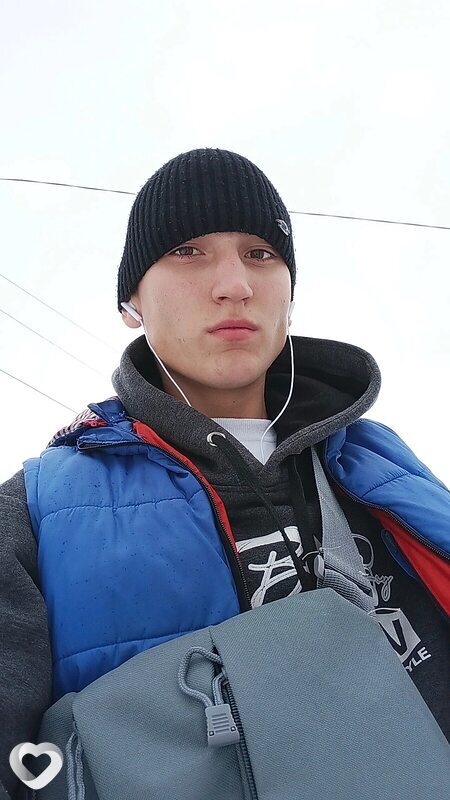 Данил, 18, Омске — анкета №3432259