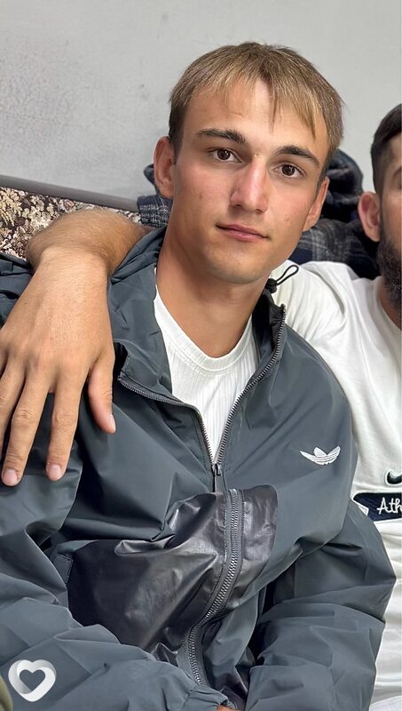 Артем, 20, Богучаре — анкета №3432362