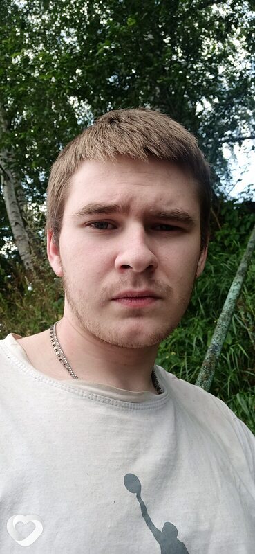 Максим, 21, Кировске — анкета №3436254