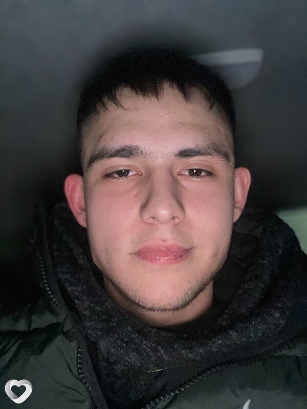 Максим, 21, Москве — анкета №3440349