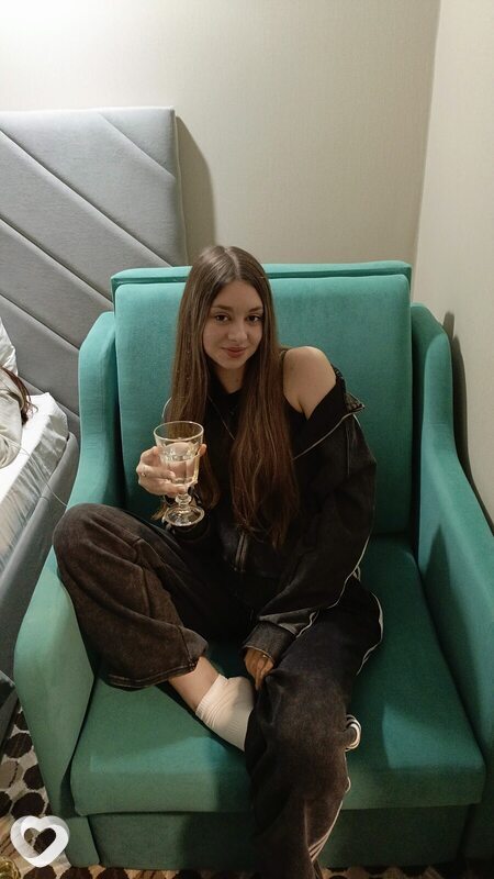 Яна, 18, Новороссийске — анкета №3440463