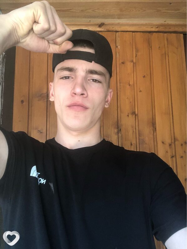 Антон, 19, Екатеринбурге — анкета №3443895