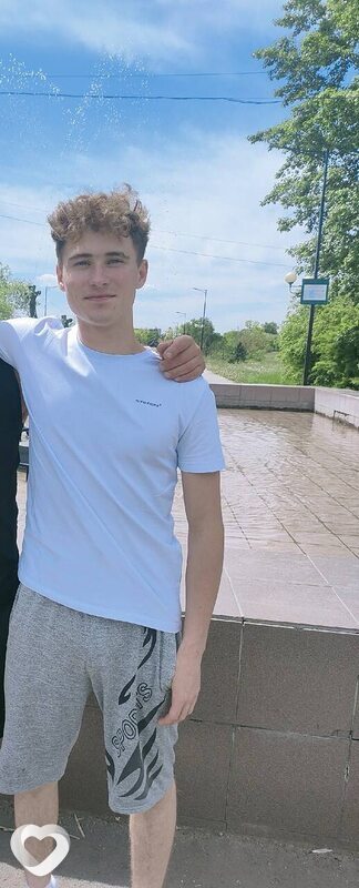 Илья, 18, Абакане — анкета №3446549